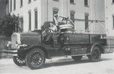 E 49 ap 3  1928 hose wagon - Copy.jpg
