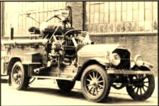 E 233 1922 ALF Type 75 700 GPM pumper - Copy.jpg