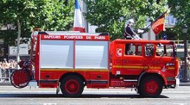 300px-French_fire_engine_parading_DSC00870.jpg