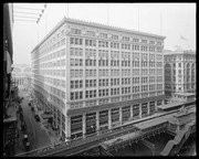 gimbels_and_elevated_train.jpg