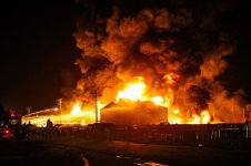 210603051730-02-tehran-iran-oil-refinery-fire-0602.jpg