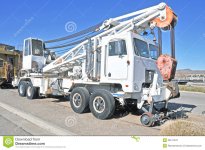 BNSF Hi-rail-crane-truck.jpg