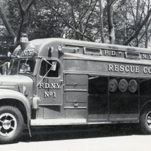 R 1  1959 Mack.jpg