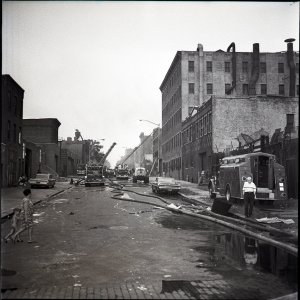 FDNY Rescue 2 @ 2-2 825 onn 7-17-68.jpg