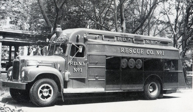 R 1  1959 Mack.jpg